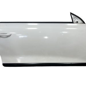 VW Scirocco 3 r.v. 2011 bílá barva kód barvy LB9A pravé přední dveře S5VX3T65318 VW Scirocco 3 r.v. 2011 bílá barva kód barvy LB9A pravé přední dveře S5VX3T65318