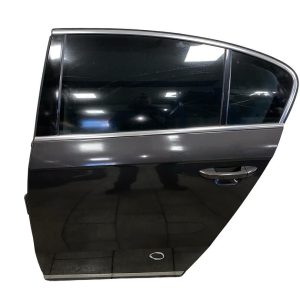VW Passat B7 sedan r.v. 2012 hnědá metalíza kód barvy LC8Z levé zadní dveře S5VX3T51259 VW Passat B7 sedan r.v. 2012 hnědá metalíza kód barvy LC8Z levé zadní dveře S5VX3T51259