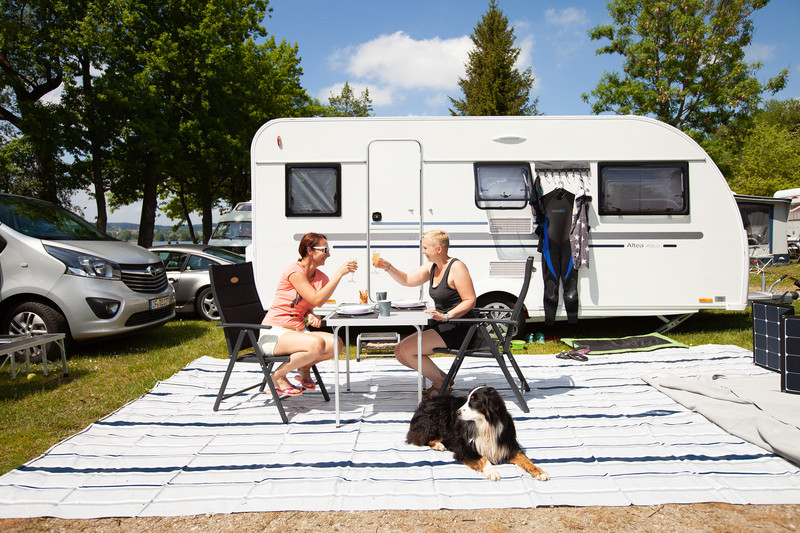 Koberec do předstanu a pod markýzu 250 × 400 cm, 480 g/m², PVC/Textilen, šedý s taškou 308504