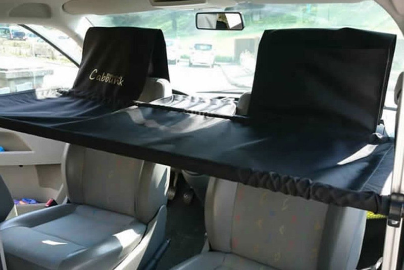 Lůžko kabinové jednolůžko pro VW Transporter s dvojitým sedadlem (174 × 55 cm) 308101