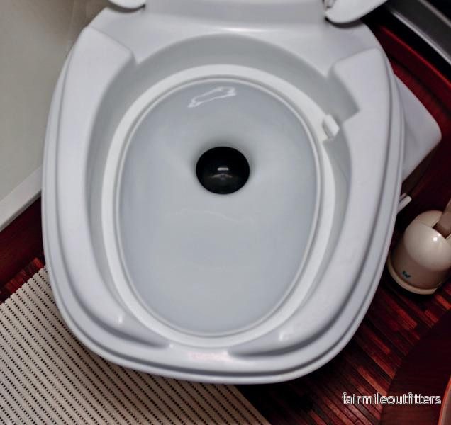 Porcelánová vložka Twusch pro toalety Thetford C2, C3 a C4 310413