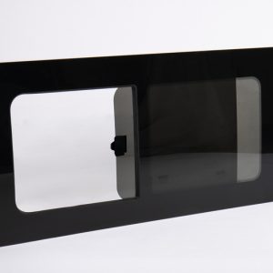 Okno posuvné Carbest pro Ford Transit / Tourneo Custom V710 (od r.v. 2023, levé přední do posuvných dveří, 1209 × 561 mm) 317380