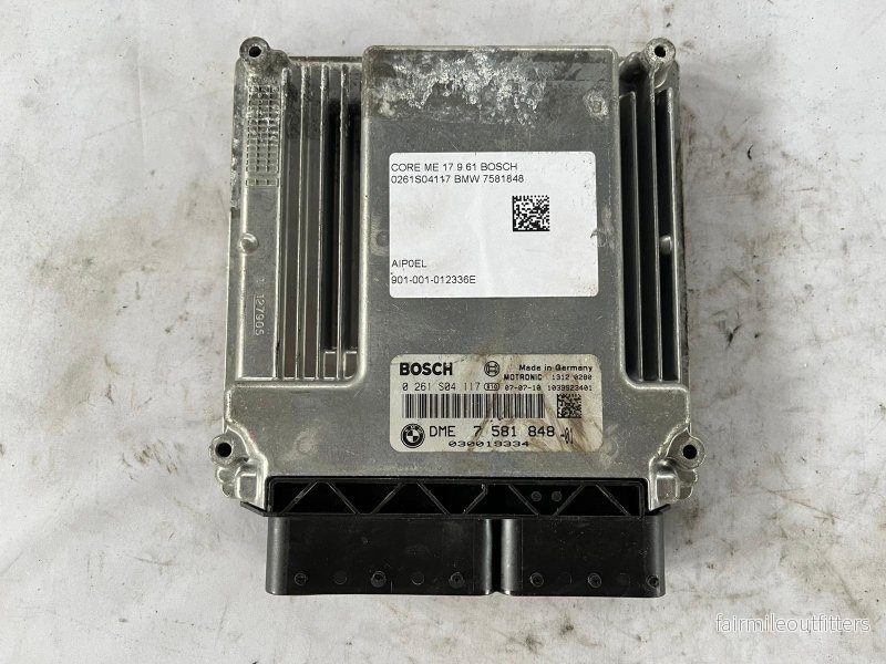 Řídící jednotka ME 17.9.61 BOSCH 0261S04117 BMW 7581848