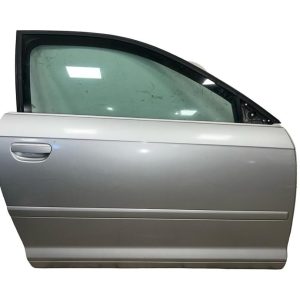 Audi A3 8P třídveřová verze r.v. 2009 stříbrná metalíza kód barvy LX7W pravé přední dveře S5VX3T65222