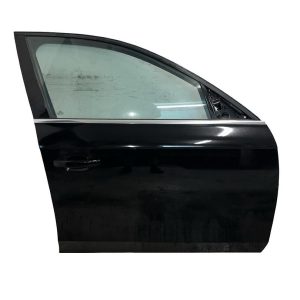 Audi A4 B8 8K facelift allroad r.v. 2015 černá metalíza kód barvy LY9T pravé přední dveře 8K0831052J S5VX3T83044
